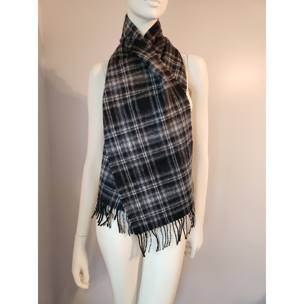 NWT John Hanly & Co Woven in Ireland 100% Lambswool Scarf Black Plaid Fringe - Picture 9 of 11